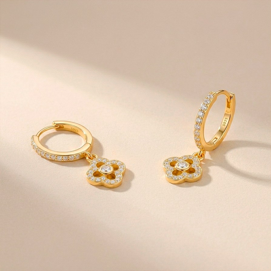 Orecchini a cerchio Thulia Oro