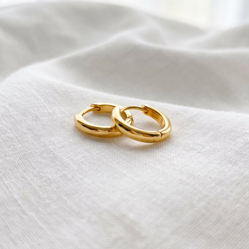 Orecchini minimalisti in oro - 7mm