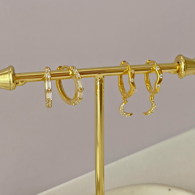 Axelia Gold Earrings