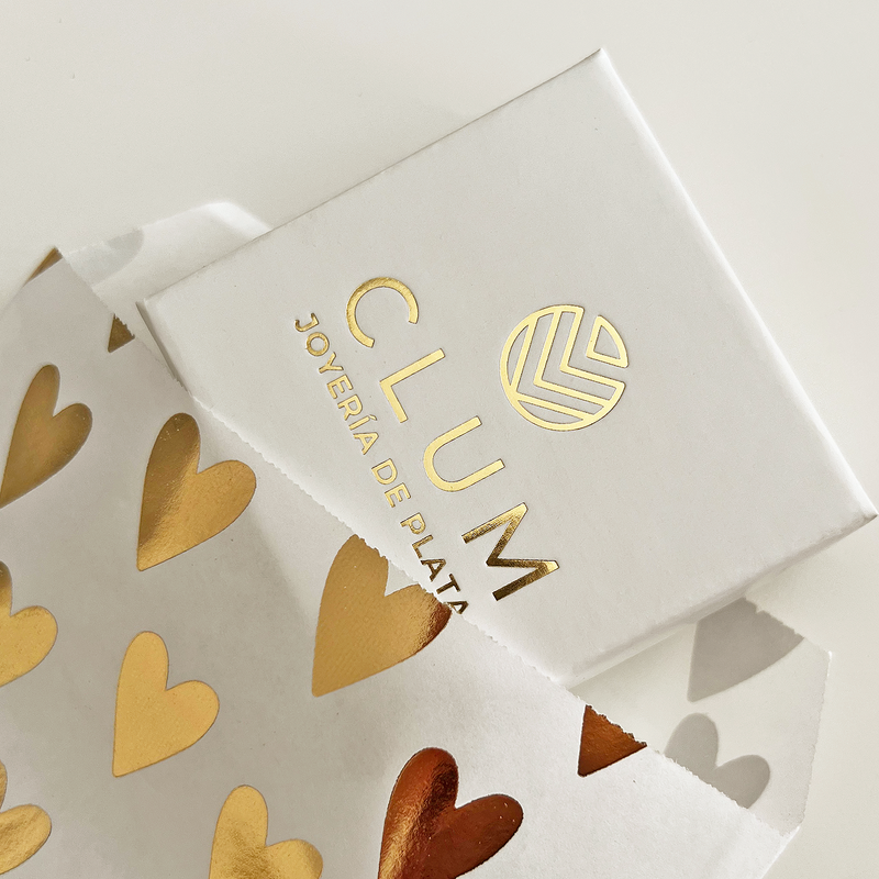Bolsa de papel para regalo con corazones dorados - 13x18cm