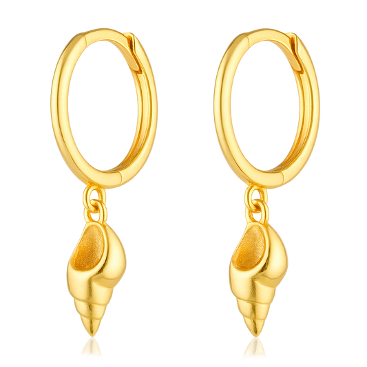 Orecchini a cerchio con conchiglia marina in oro