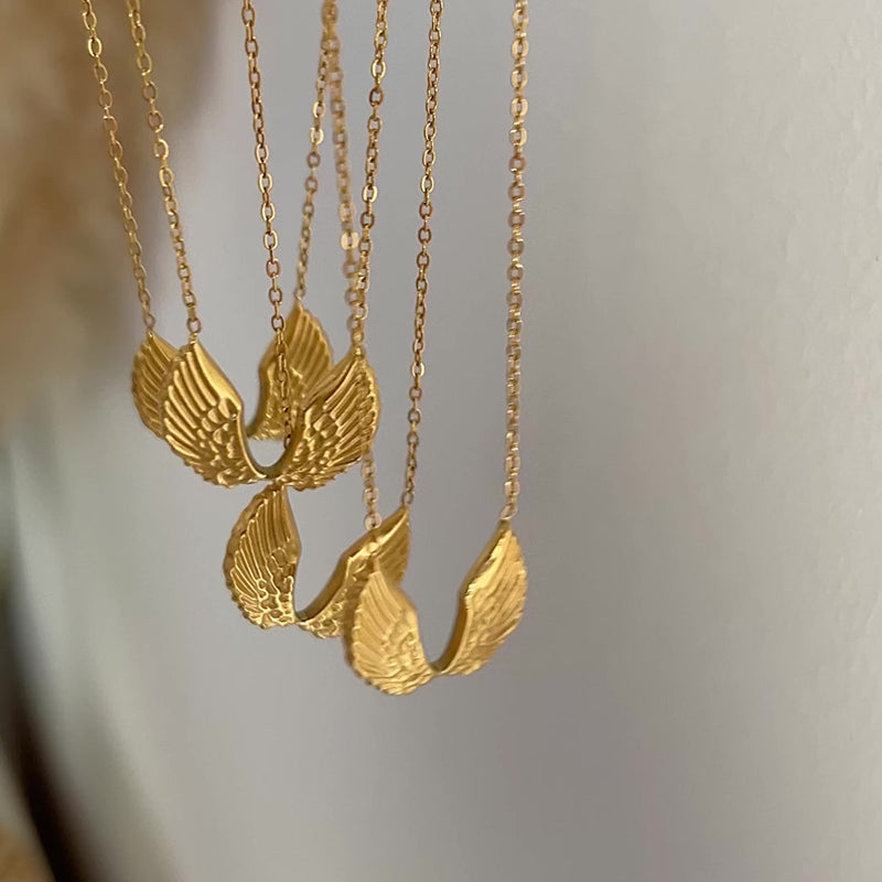 Collar Alas Oro