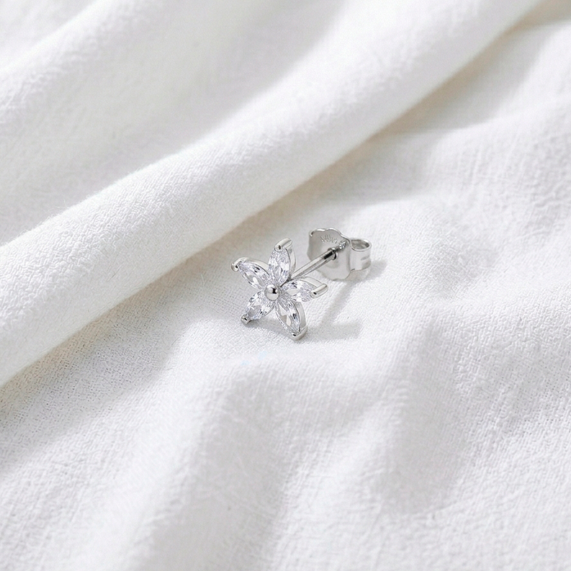 Orecchino Fiore Bianco Argento