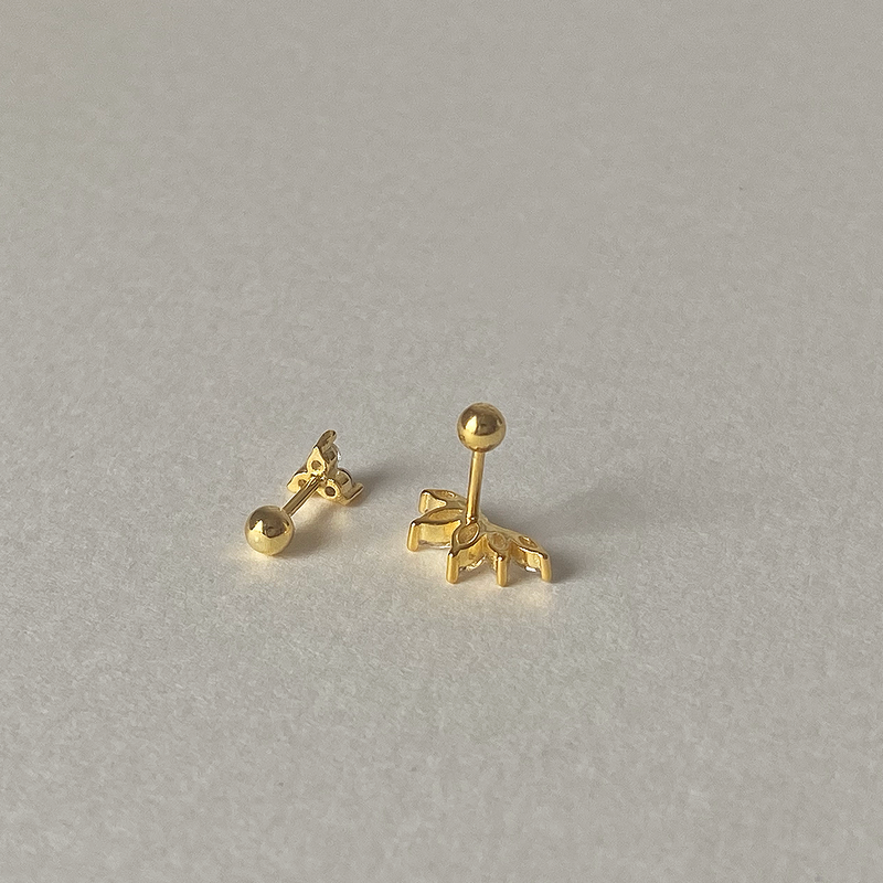 Orecchino a quadrifoglio in oro bianco